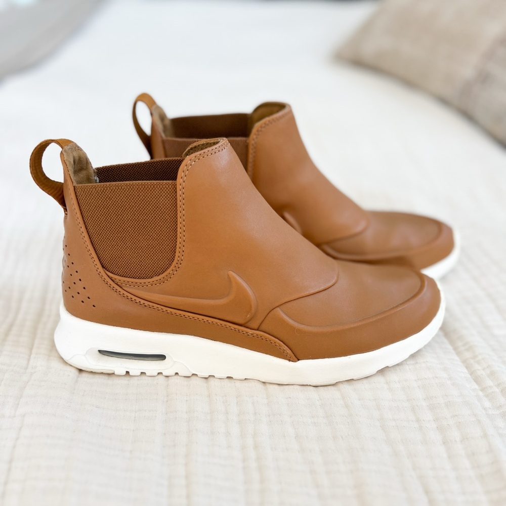 Nike Air Max Thea Mid in Ale Brown size 8